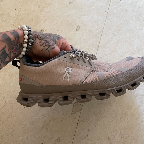 On running shoes 8.5 - Picture 2 of 8